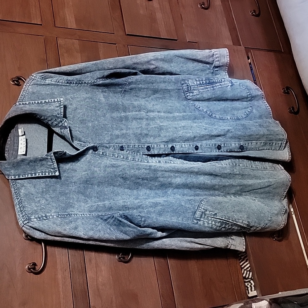 Joan Rivers button up blue denim shirt size M Excellent condition.